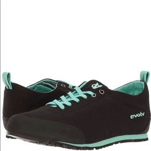 Evolv cruzer approach shoes women’s 6.5